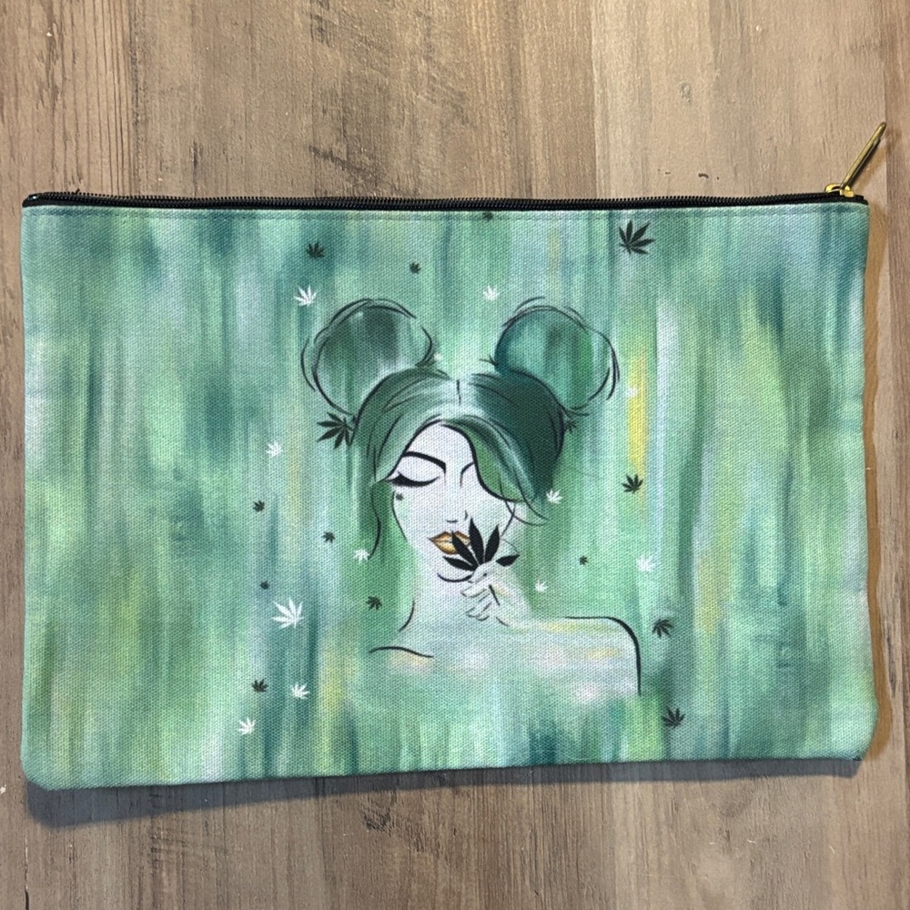 Green Artistic Pouch